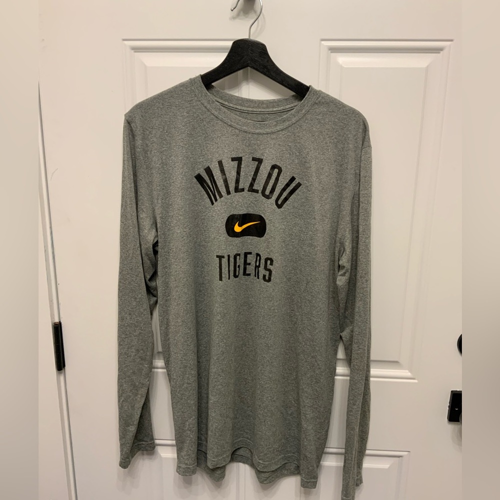 Nike Missy Men's Heather Gray Long Sleeve Tee